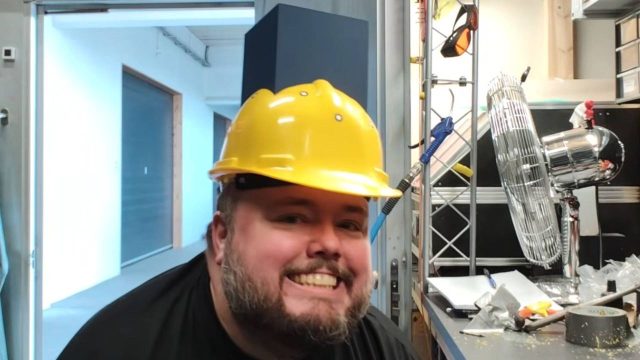 Experience Innovative Cooling with a Unique Artistic Hat