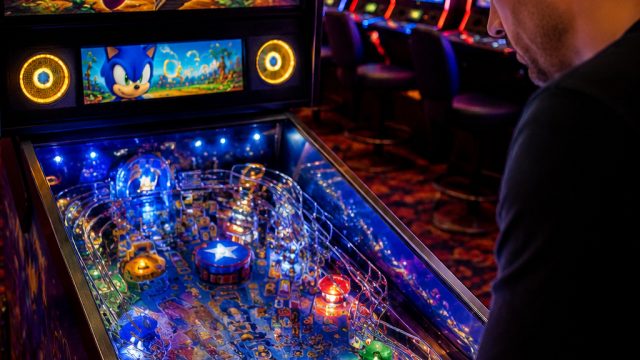 Unleash the Speed: Download the Sonic the Hedgehog Pinball Table Now!